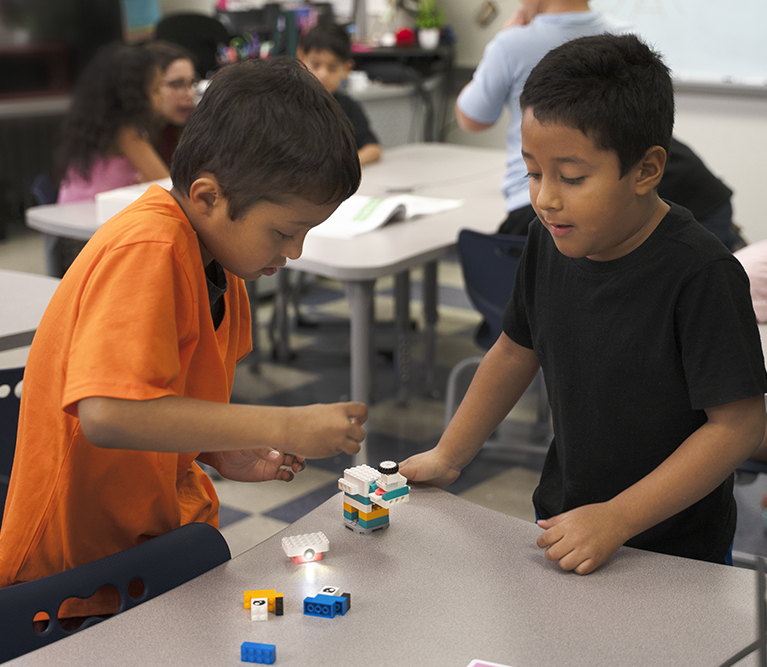 LEGO® Education Bilgisayar Bilimi ve Yapay Zeka 5+ Eğitimi