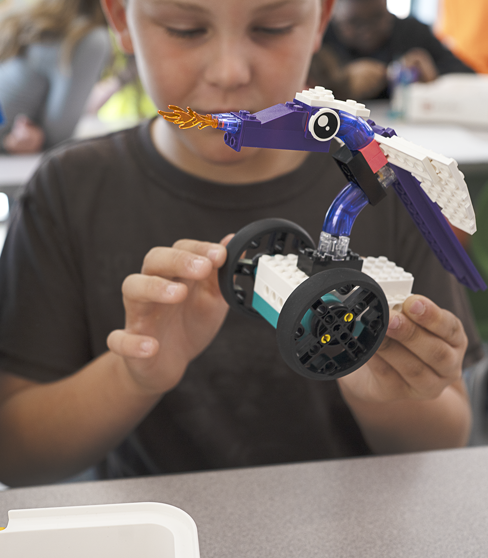 LEGO® Education Bilgisayar Bilimi ve Yapay Zeka 8+ Eğitimi